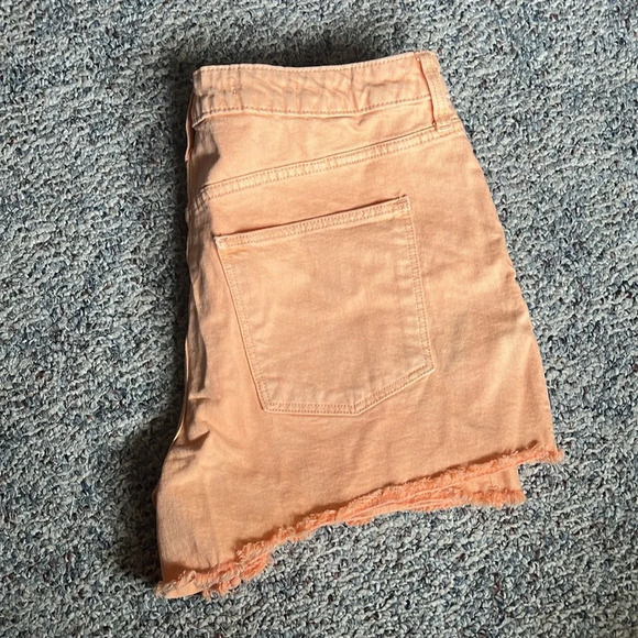 Universal Thread “Vintage Midi Shorts” Peach - Picture 4 of 6